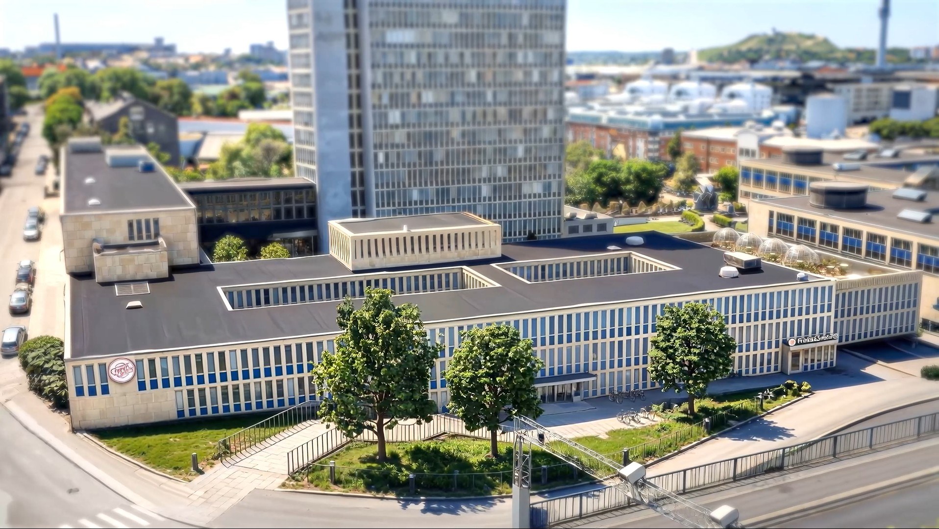 OM HUSET